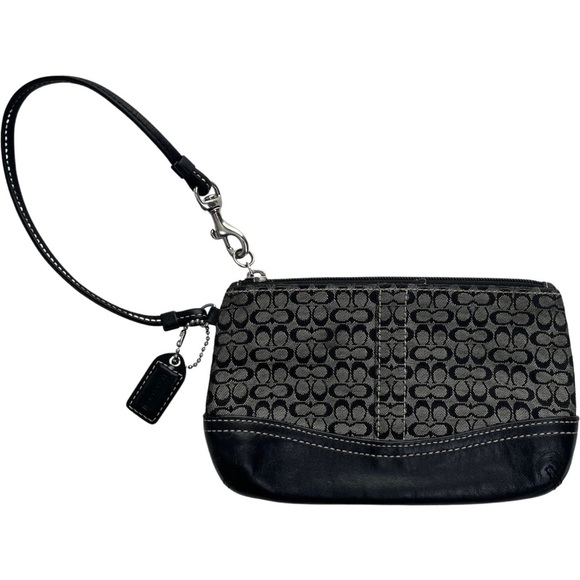 ⭐️SALE⭐️ Coach Monogram Wristlet 2000s y2k - Picture 1 of 4